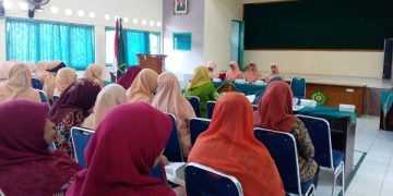 Peran Ibu Sebagai Pendidik Utama Keluarga