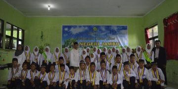 Akhirussanah Siswa Kelas VI MIN 5 Semarang Tahun Pelajaran 2016/2017
