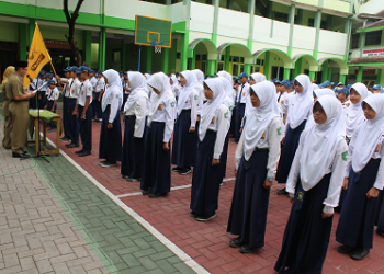 Pelantikan OSIS dan IPNU/IPPNU MTs NU Ungaran