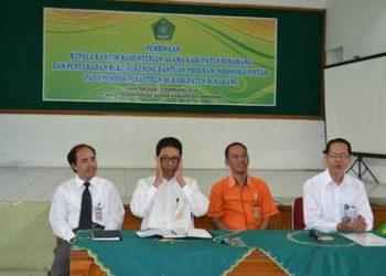 Penyerahan Buku Rekening Bantuan Program Indonesia Pintar