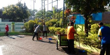 Gerakan Jum'at Bersih Ciptakan Lingkungan Kantor yang Bersih, Rapi dan Sehat