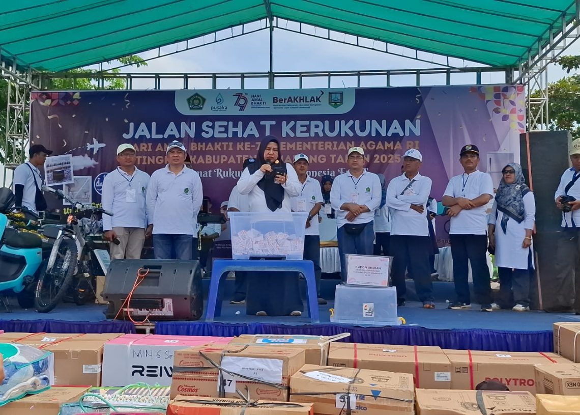 Jalan Sehat Kerukunan menjadi penutup rangkaian kegiatan Hari Amal Bhakti ke-79 Kementerian Agama tingkat Kabupaten Semarang