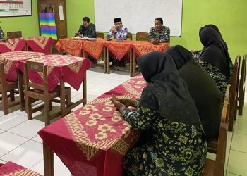 Wisata Madrasah, Kakankemenag Lakukan Monitoring Pembelajaran di MI Ma’had Islam Kopeng Getasan