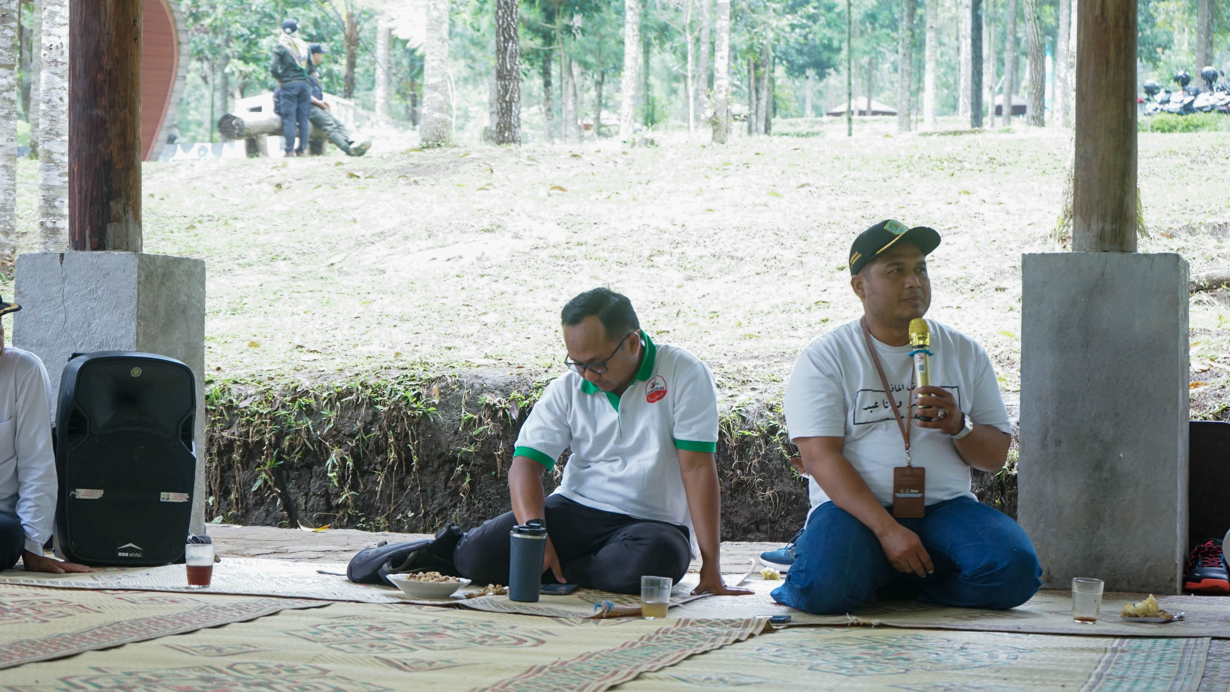 Kepala KUA Kecamatan Pabelan, Abdul Ghofur, S.H.I., saat menyampaikan perspektifnya saat sesi refleksi ekoteologi, Rabu (10/12/2025). (Foto: Kresna/Humas)